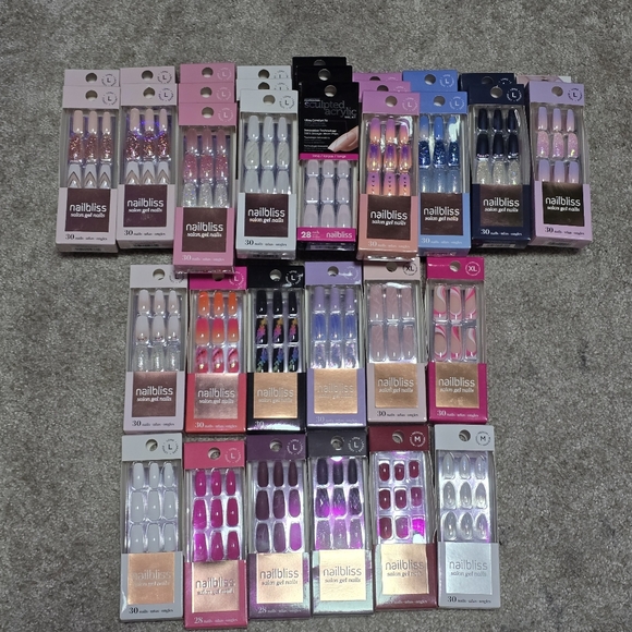 Dashing Diva NailBliss Salon Gel Nails Glue Press On Giant Lot Bundle NIB - Picture 2 of 5